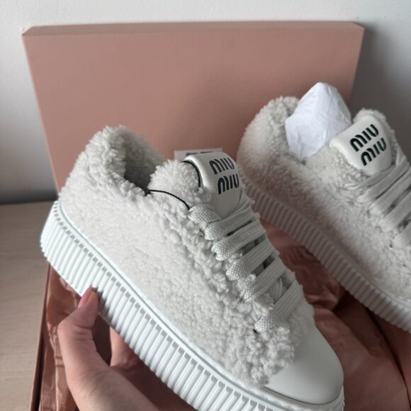NWT Miu Miu Low Top Sneakers White Shearling Lace Up Sz 35.5 - Picture 6 of 11
